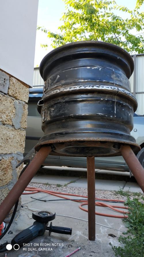 Мангал из дисков под казан. Печка для казана из автомобильных дисков