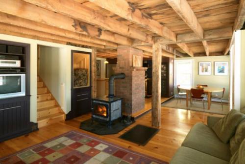 Установка буржуйки на деревянный пол. Выбор места под печь