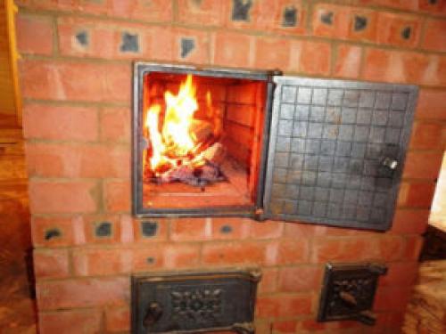 Сколько раз в день можно топить печь. Когда можно топить печь после кладки – основные правила