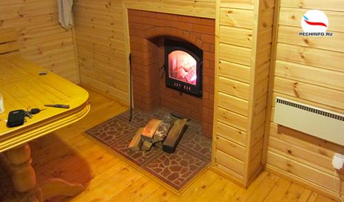 Кирпичная печь для бани с топкой из предбанника. Достоинства выносной топки