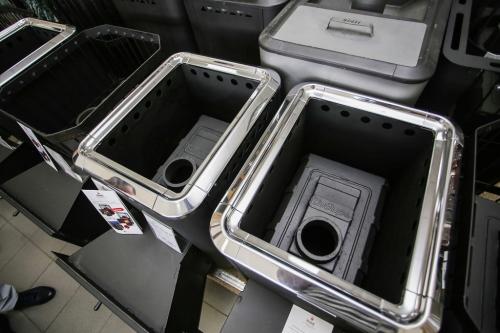 Что лучше чугунная или стальная печь для бани. Чугунная или стальная?