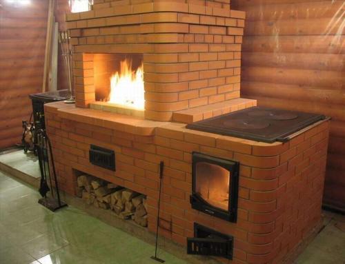 Установка печи на даче на деревянный пол. Кирпичная печь камин 08