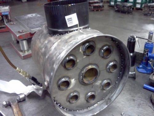 Бездымоходная печь. Шаг 7: Установка сердечника теплообменника